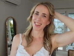 MollyLoveNZ´s XXX Webcam: Your all-natural New Zealand girl next door - Fun, friendly & genuine with a smile that lights up the room. Private = all nude group show; Exclusive = 1on1, requests & C2C. Check MollyLoveNZ´s Real-Time Streaming Adult Shows