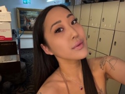Arichoom´s XXX Webcam: Sexy and fun times, I love to show and tell in many different ways. I'm shy until I'm not... Check Arichoom´s Real-Time Streaming Adult Shows